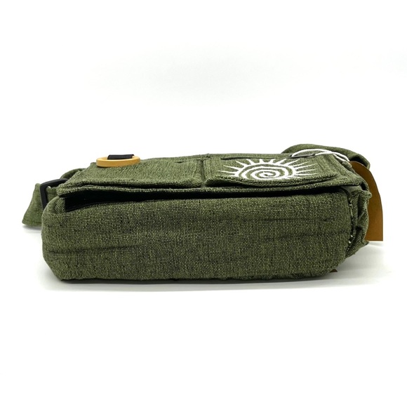 Green Messenger Bag Handmade Cotton Bag Sustainable Vegan Gift - Picture 3 of 8